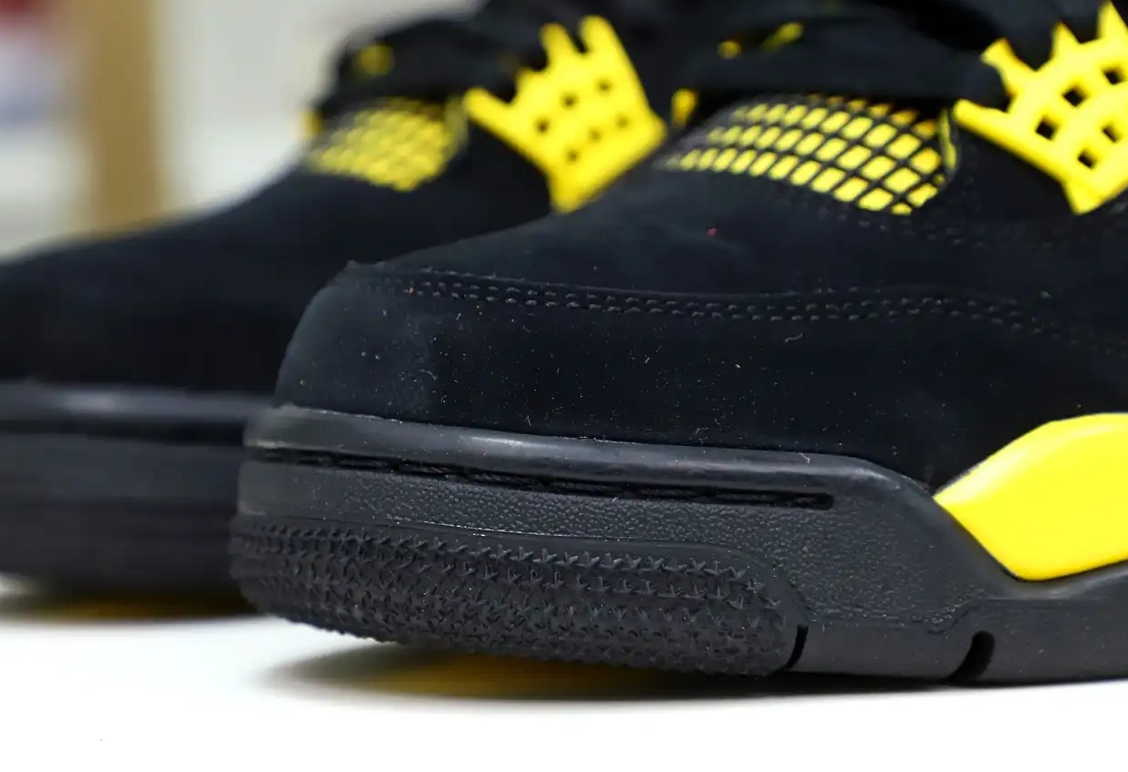 Air Jordan thunder  2023 Jordan4 0325